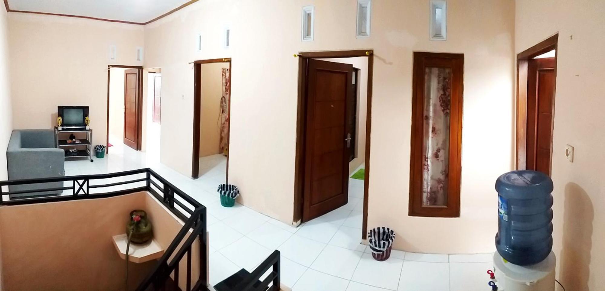 Ganendra Syari'Ah Guesthouse Diyeng Ngoại thất bức ảnh