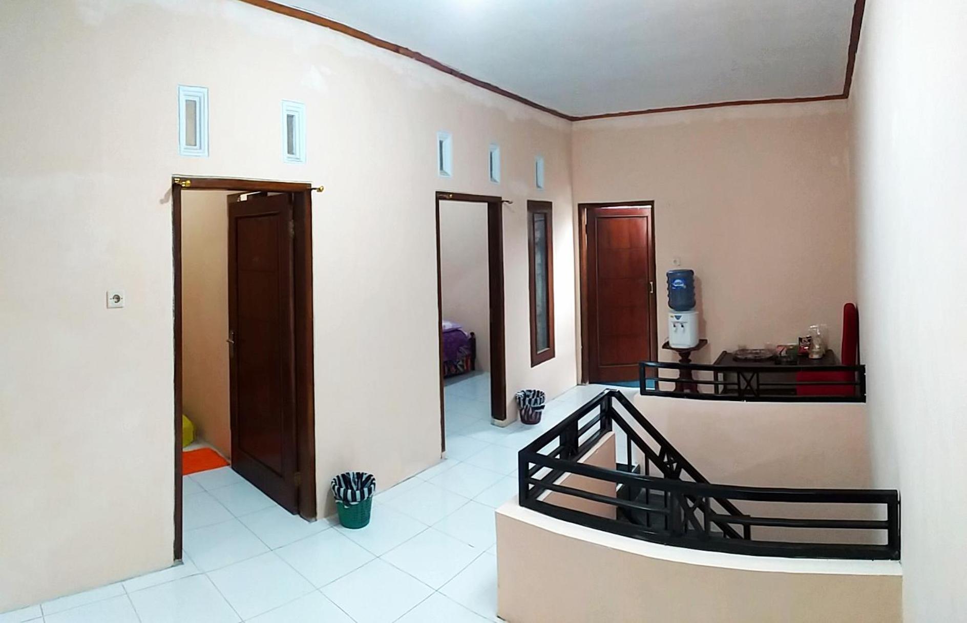 Ganendra Syari'Ah Guesthouse Diyeng Ngoại thất bức ảnh